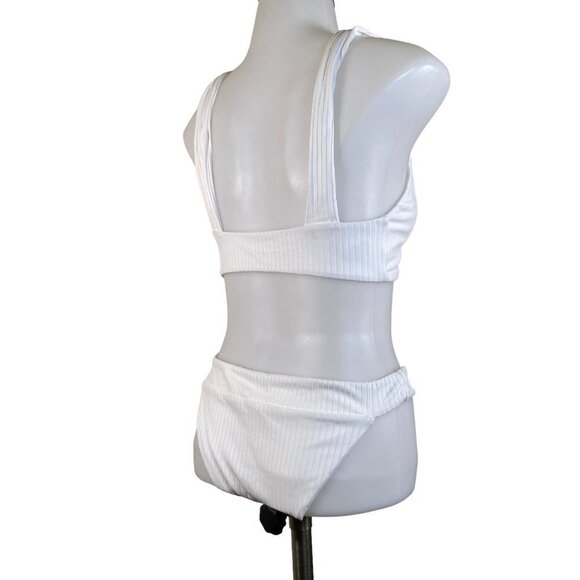 Sade Bikini in White - Lovers and Friends - Picture 9 of 12